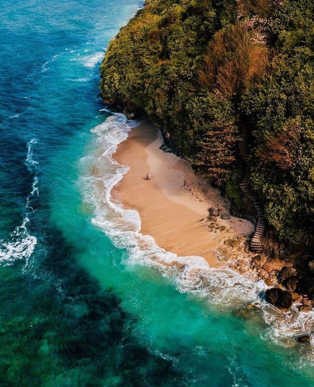 Pesona Tersembunyi Pantai Green Bowl, Bali