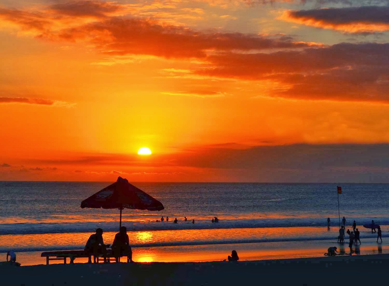 Pantai Kuta, Surga Sunset yang Tak Pernah Sepi di Bali	 						 						 						