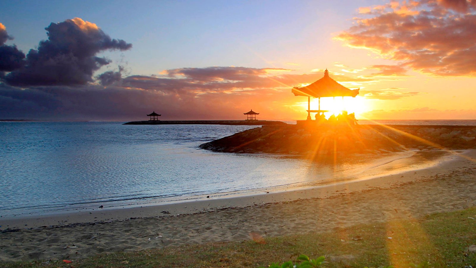 Pantai Nusa Dua: Pesona Tropis Bali yang Mendunia