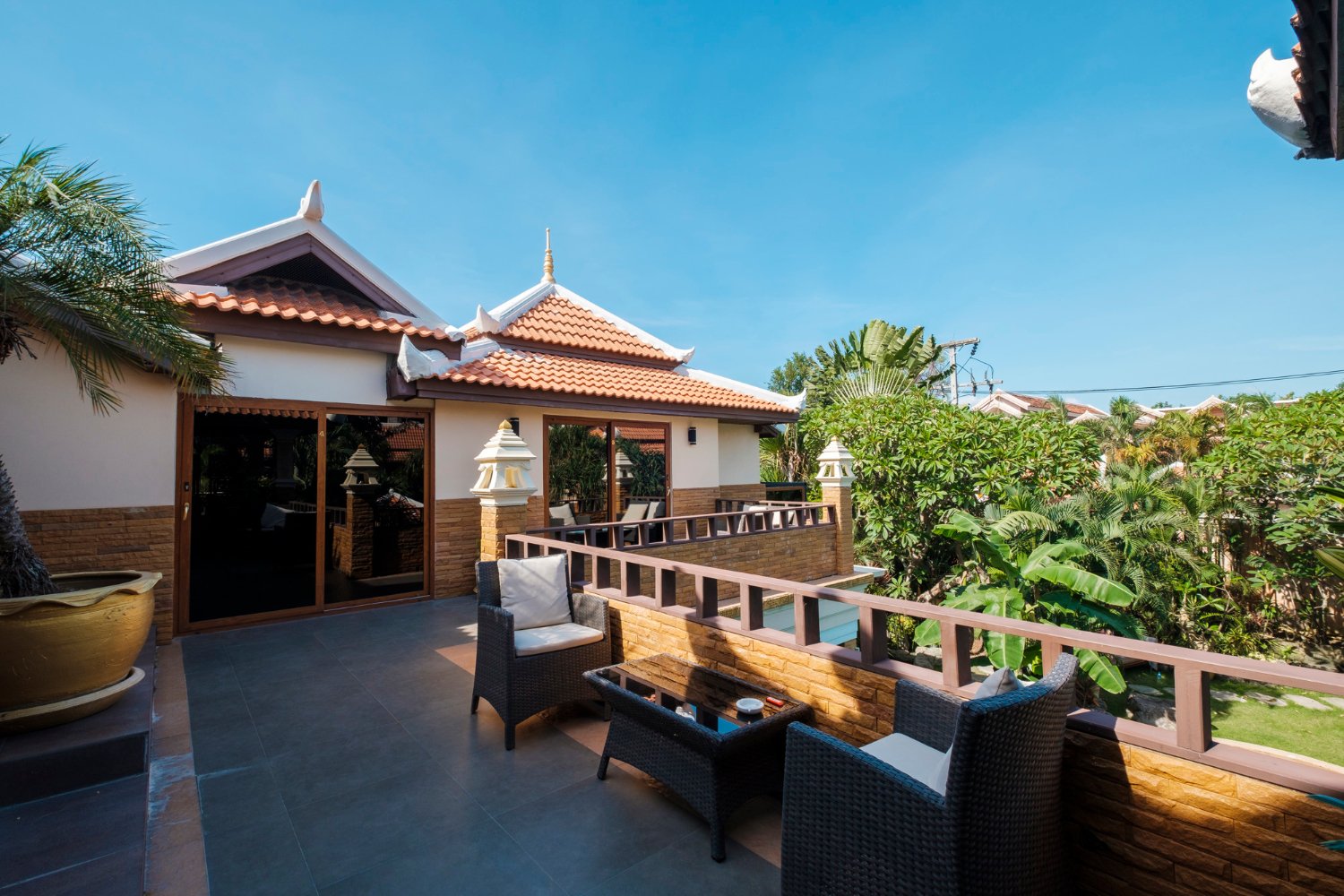Kolaborasi Strategis Indo Bali Tour dengan Hotel & Restoran Bali