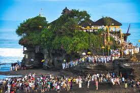 TANAH LOT - Exploring Tanah Lot Temple in Bali