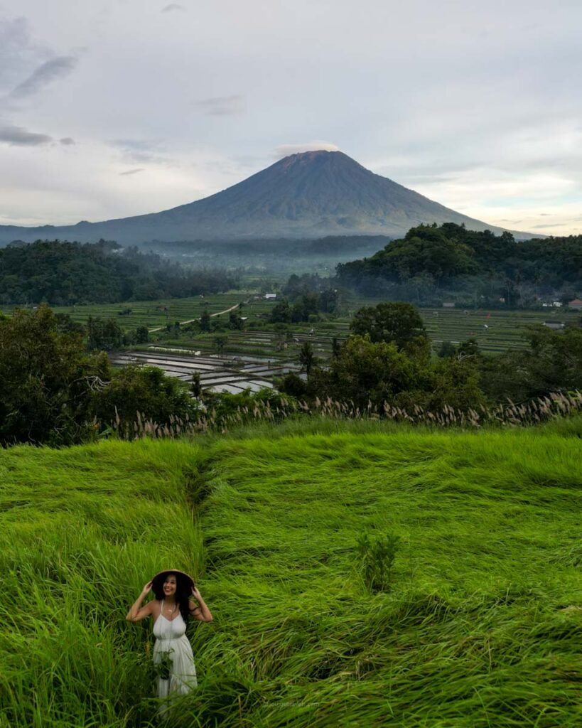 Serunya Berkunjung ke Bukit Cinta