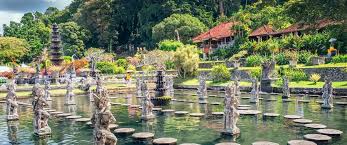 Keindahan Tirta Gangga Bali: Destinasi Wisata Air yang Memikat