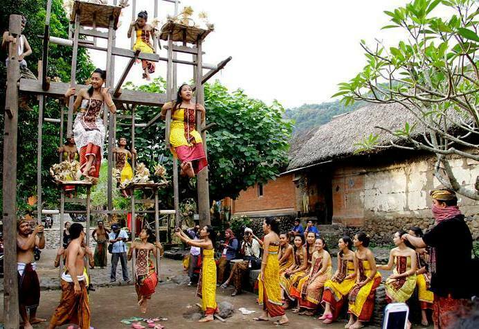 Desa Tenganan Bali: Memelihara Tradisi dan Keberagaman Budaya