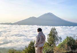 Keindahan Gunung Batur, Bali: Destinasi Wisata yang Memikat Hati