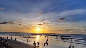Keindahan Sunset di Pantai Kuta Bali