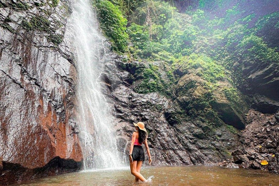  Misteri Keindahan di Air Terjun Jagasatru, Bali